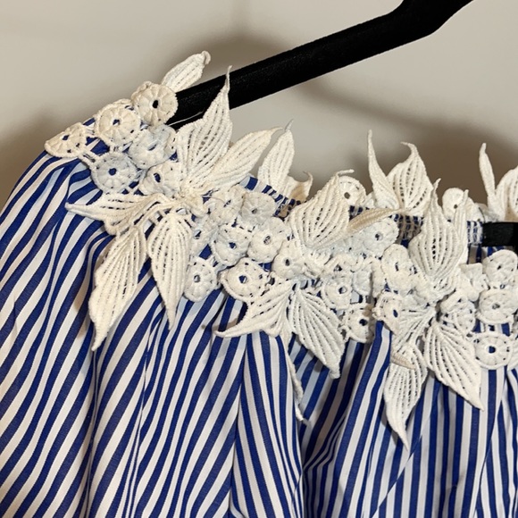 Forever 21 Striped Floral Off-Shoulder Top - Picture 4 of 8